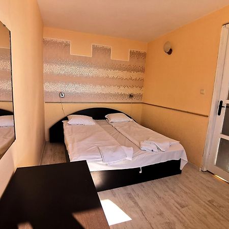 Family Hotel White House Pomorie Esterno foto