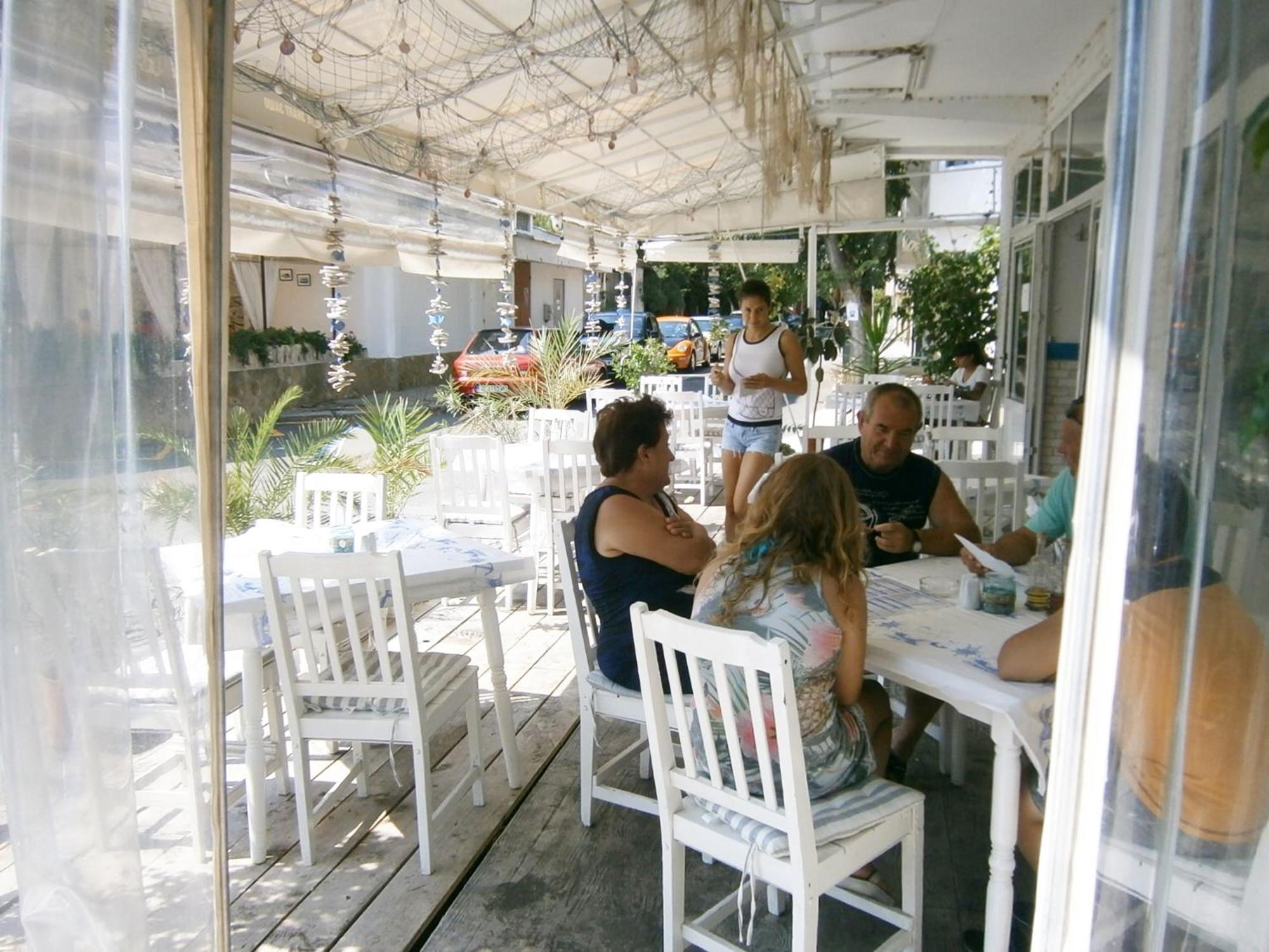 Family Hotel White House Pomorie Esterno foto