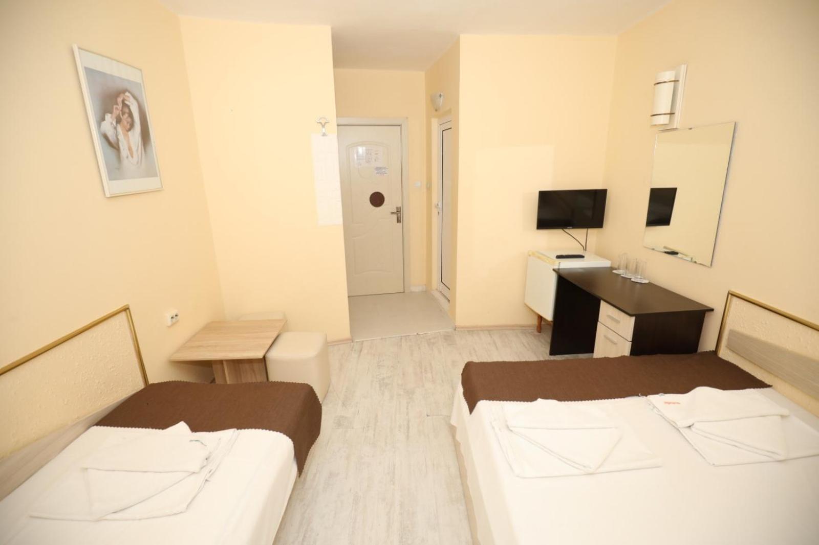 Family Hotel White House Pomorie Esterno foto
